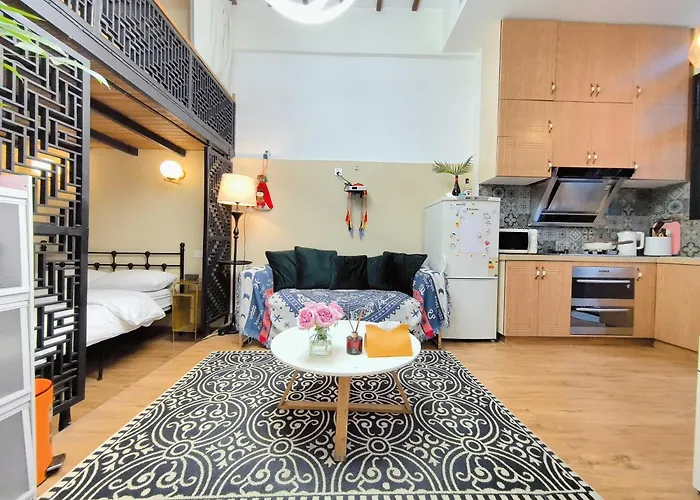 Shanghai Hills & Zinn Happy Family Bnb Near Line1&14 South Huangpi Rd Mid Huaihai Rd